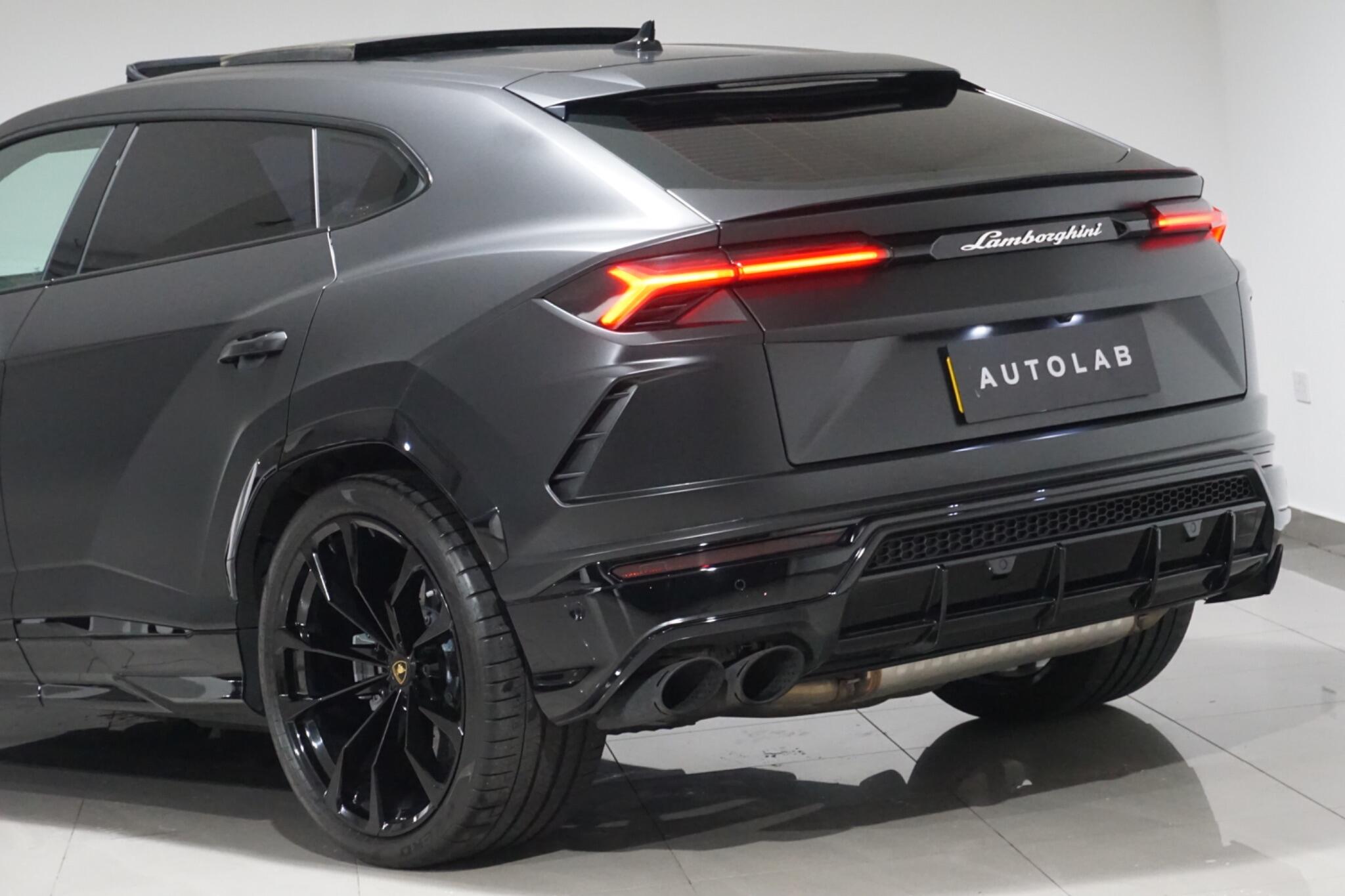 Lamborghini Urus 4.0 V8 BiTurbo SUV 5dr Petrol Auto 4WD Euro 6 (650 ps)